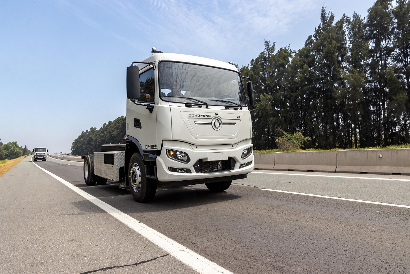 Modelo DF-1822 Eléctrico Modelo DF-1822 Eléctrico