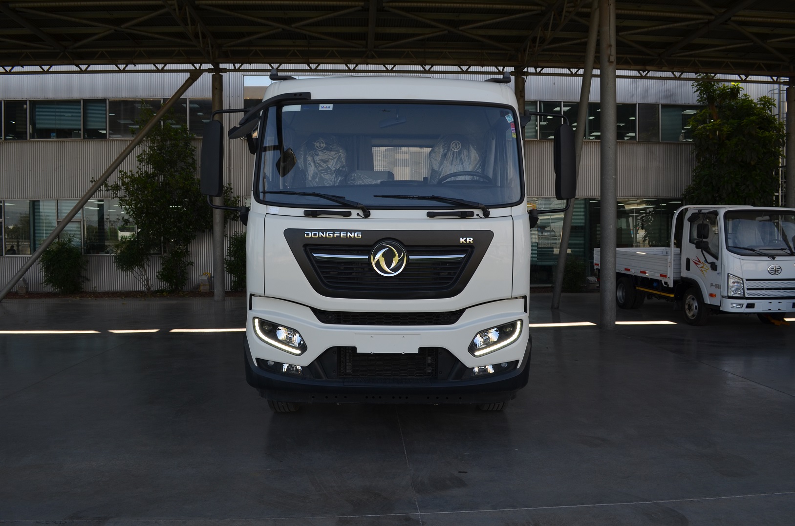 DF-1823 AT CHASIS CABINA