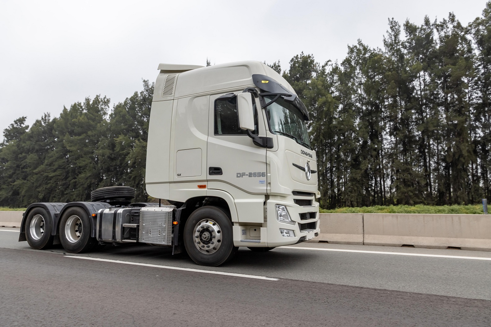 Modelo Tracto DF-2256 Modelo Tracto DF-2256